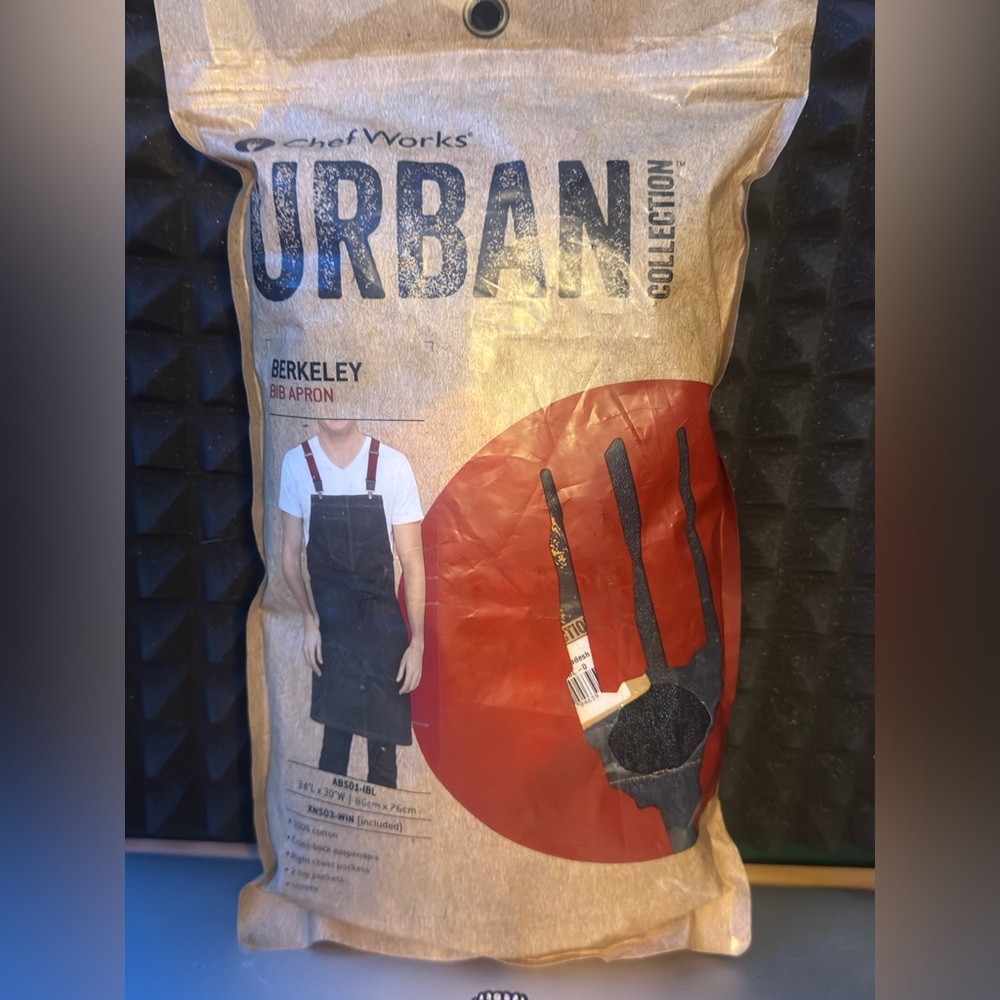 Chef Works Berkeley Bib Apron w/adjustable suspender snaps